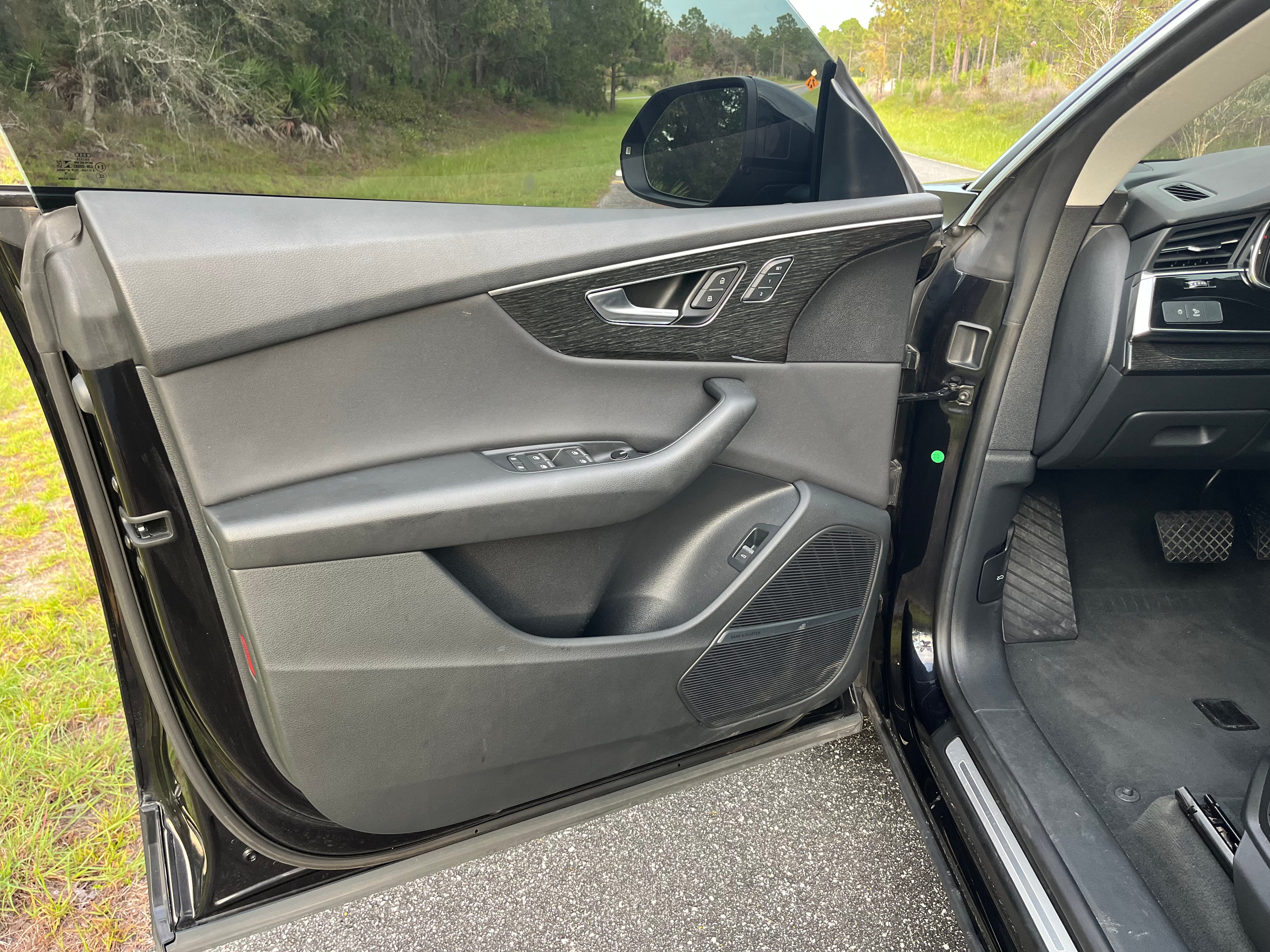 2019 Audi Q8 Black Matte